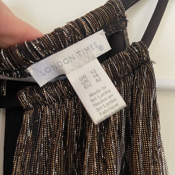 Gold shimmery dress - Picture 3 of 4